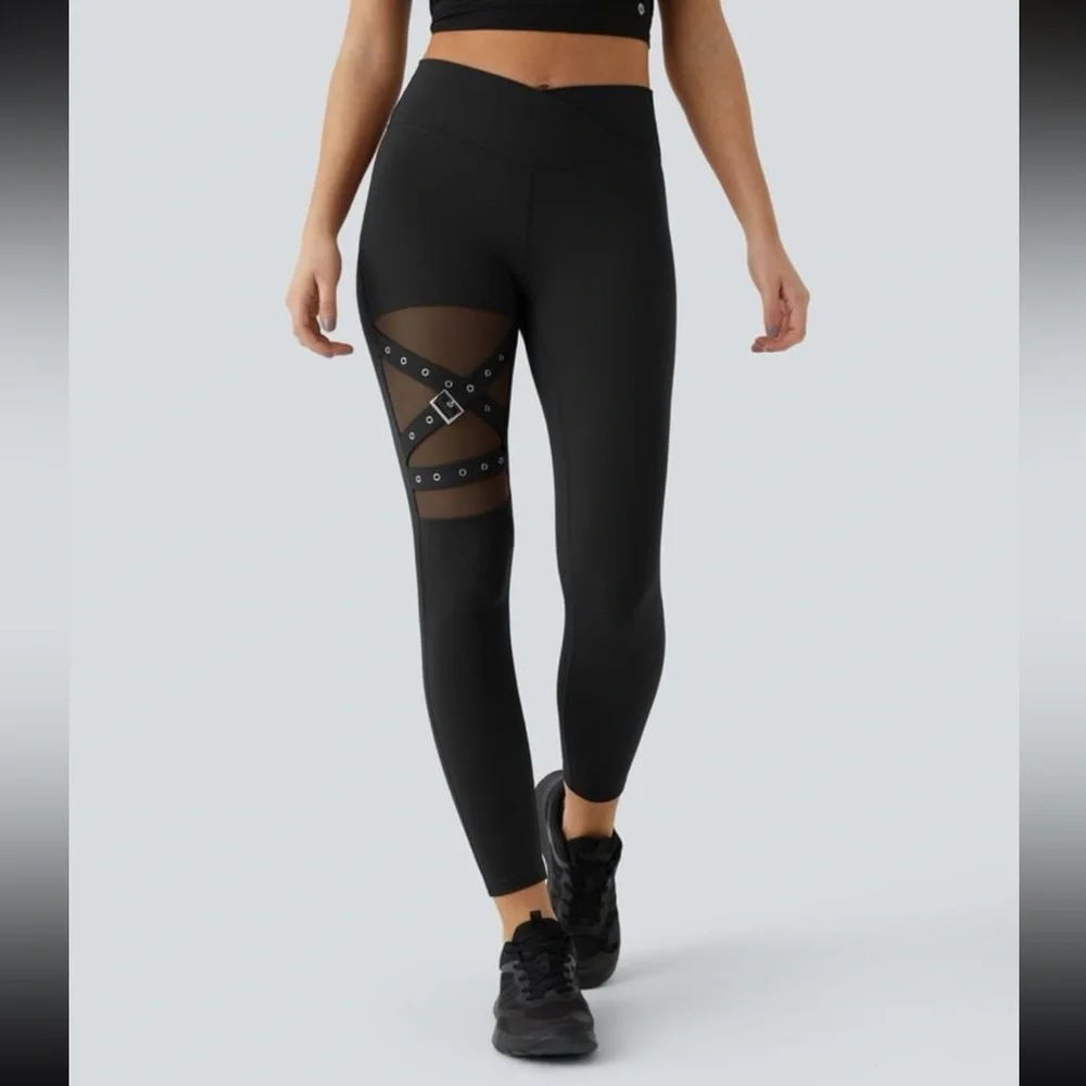 NWT Halara High Waisted Crossover Contrast Mesh Buckle 7/8 Leggings black medium